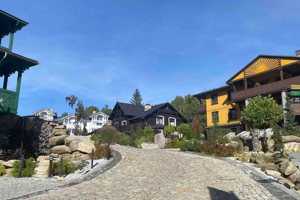 Dolina Wikingow-Apartament Suite Z Tarasem W Ogrodzie, Miejscem W Garazu I Dostepem Do Strefy Wellness シクラルスカ・ポレンバ エクステリア 写真